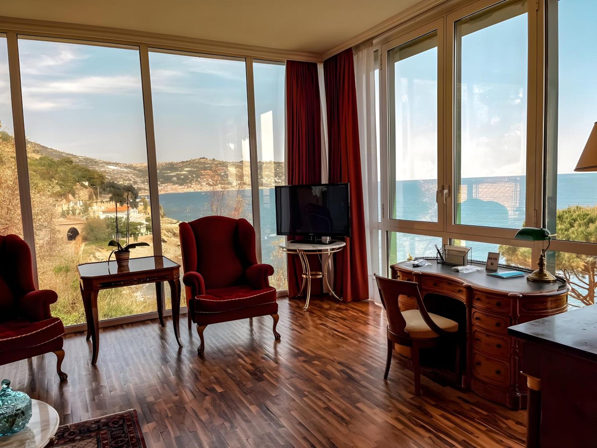 Grand Hotel Del Mare Resort & Spa Bordighera Bagian luar foto