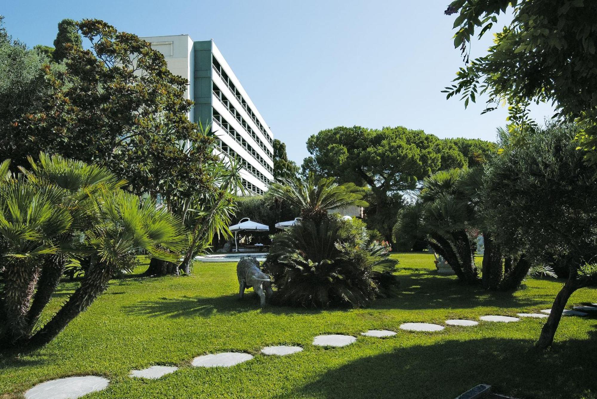 Grand Hotel Del Mare Resort & Spa Bordighera Bagian luar foto