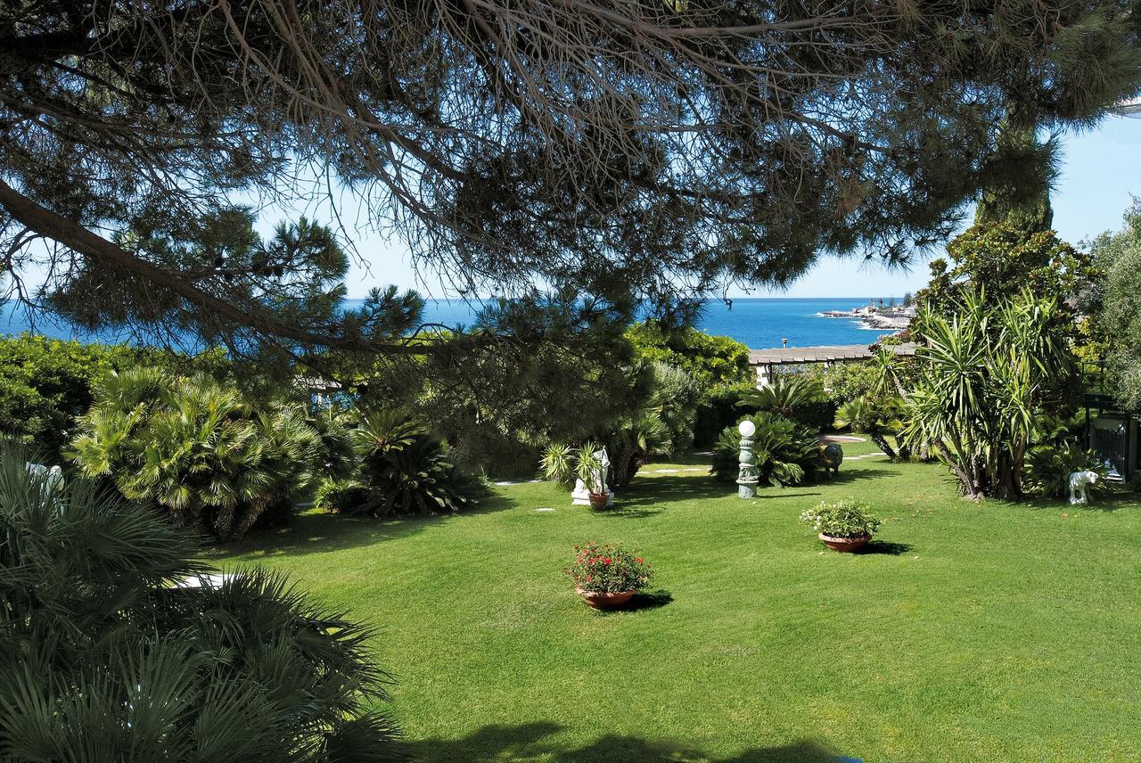 Grand Hotel Del Mare Resort & Spa Bordighera Bagian luar foto